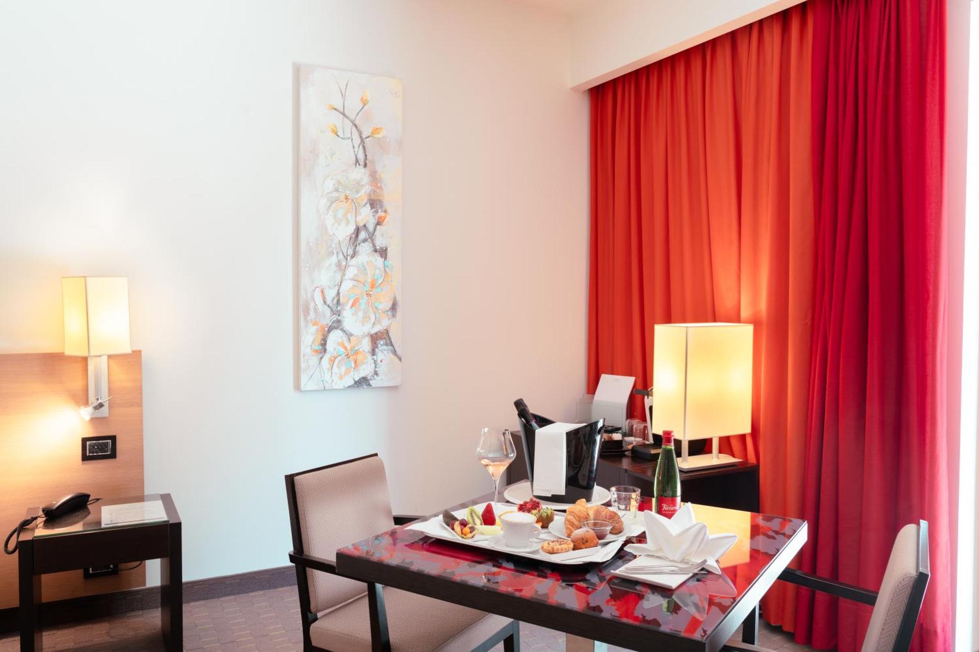 Ariha Hotel コゼンツァ エクステリア 写真